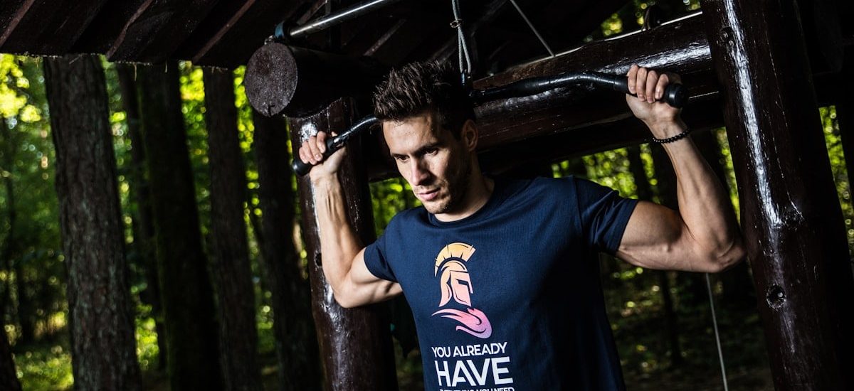 One more photo from photoshoot of “SPARTANS 1.0” - new men’s t-shirt collection.
“Frame Kings” brand created unique design t-shirt collection for men.
Values of our collection is discipline, superb physical condition, determination, courage and constant self-development. So we decided to show this values through street workout.
