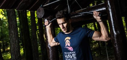 One more photo from photoshoot of “SPARTANS 1.0” - new men’s t-shirt collection.
“Frame Kings” brand created unique design t-shirt collection for men.
Values of our collection is discipline, superb physical condition, determination, courage and constant self-development. So we decided to show this values through street workout.
