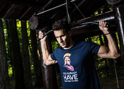 One more photo from photoshoot of “SPARTANS 1.0” - new men’s t-shirt collection.
“Frame Kings” brand created unique design t-shirt collection for men.
Values of our collection is discipline, superb physical condition, determination, courage and constant self-development. So we decided to show this values through street workout.